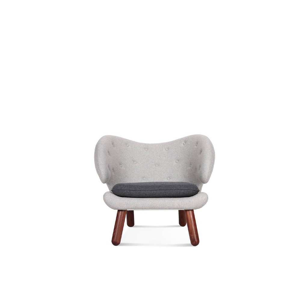 Finn Juhl Pelican Chair With Buttons Cashmere-Snow White / Walnut