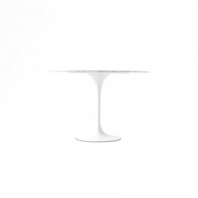Carrara Nuvo Calacatta Quartz© Tulip Dining Table - Round - EternityModern