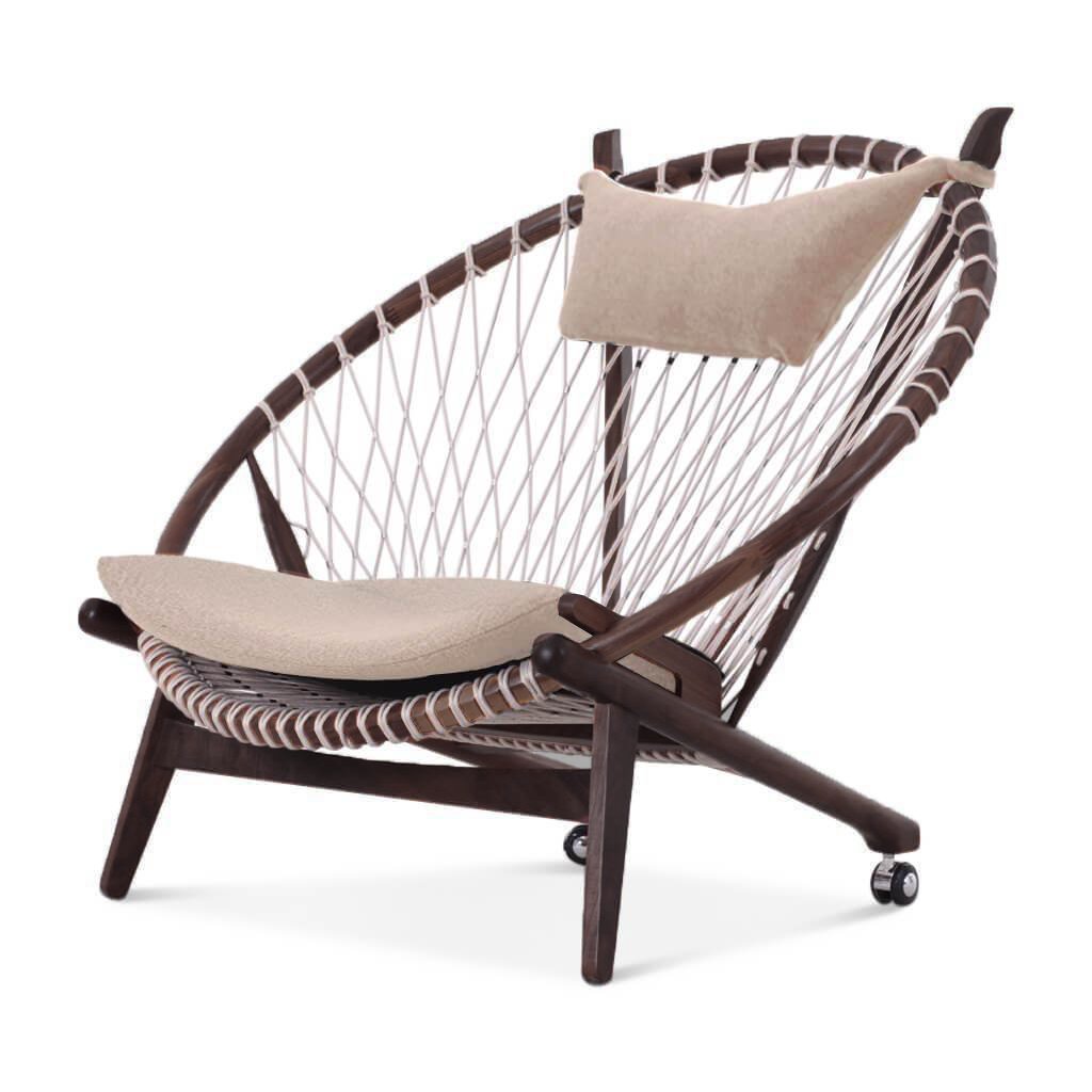 Hans Wegner Circle Chair Cashmere-Cape Sands / American Walnut Stain